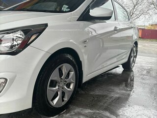2014 Hyundai Solaris I Рестайлинг, белый, 1100000 рублей, вид 3