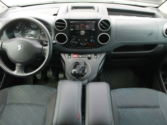 2010 Peugeot Partner II, белый - вид 11