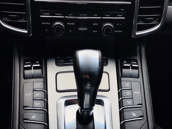 2010 Porsche Cayenne S II (958), серебристый - вид 4