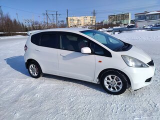 2009 Honda Fit II, белый, 850000 рублей, вид 3