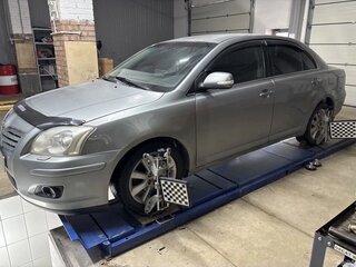 2008 Toyota Avensis II Рестайлинг, серебристый, 570000 рублей, вид 2