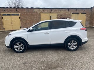 2017 Toyota RAV4 IV (XA40) Рестайлинг, белый, 2400000 рублей, вид 3