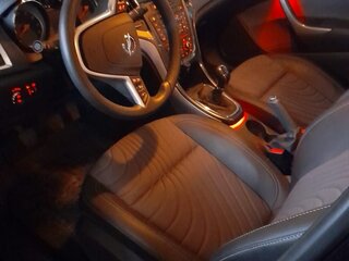 2014 Opel Astra J Рестайлинг, коричневый, 2000000 рублей, вид 3