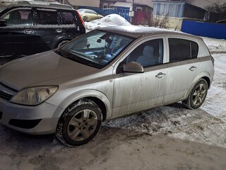 2013 Opel Astra H Рестайлинг, серебристый, 800000 рублей, вид 1