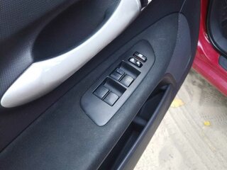 2007 Toyota Auris I, красный, 680000 рублей, вид 5