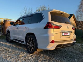 2018 Lexus LX 570 III Рестайлинг 2, белый, 9800000 рублей, вид 3
