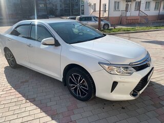 2016 Toyota Camry VII (XV50) Рестайлинг, белый, 1900000 рублей, вид 1