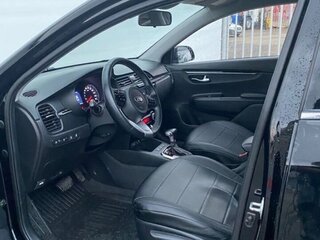 2020 Kia Rio IV, чёрный, 1400000 рублей, вид 4