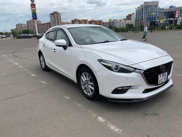 2018 Mazda Axela III Рестайлинг, белый, 1350000 рублей - вид 1
