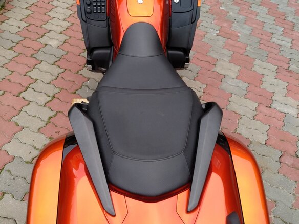 2013 Honda GL 1800 Gold Wing, оранжевый, 1500000 рублей - вид 8