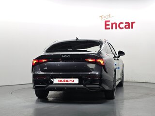 2024 Kia K5 III Рестайлинг, чёрный, 2395000 рублей, вид 4