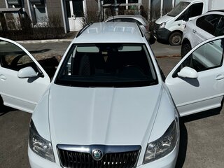 2012 Skoda Octavia II (A5) Рестайлинг, белый, 700000 рублей, вид 1