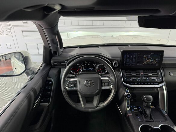 2024 Toyota Land Cruiser 300 Series, белый - вид 16