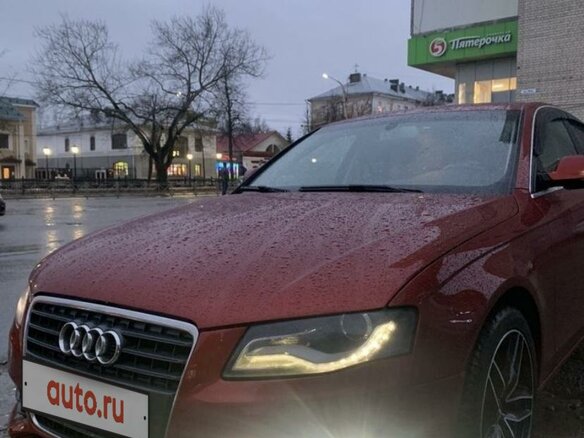 2009 Audi A4 IV (B8), красный, 1300000 рублей - вид 3