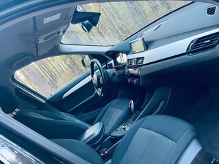 2019 BMW X1 16d sDrive II (F48) Рестайлинг, чёрный, 2090000 рублей, вид 4