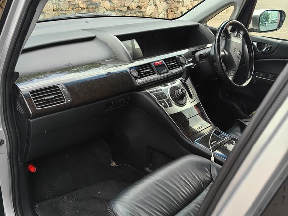 2012 Honda Elysion I Рестайлинг, серебристый, 2300000 рублей - вид 8
