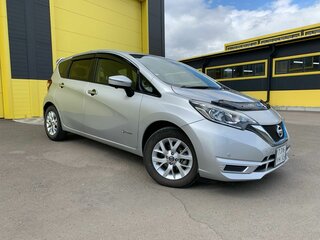 2019 Nissan Note e-Power II Рестайлинг, серебристый, 1200000 рублей, вид 3