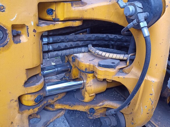 2013 JCB 3CX, жёлтый, 5250000 рублей - вид 13