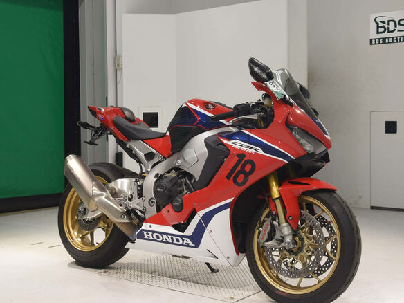 2017 Honda CBR 1000 RR/RA Fireblade, красный, 1321160 рублей - вид 2