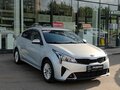 2021 Kia Rio IV Рестайлинг, серый - вид 2