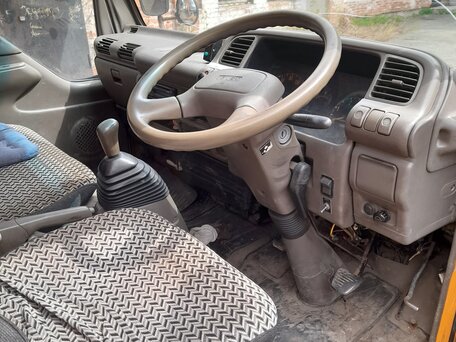 1994 Isuzu Elf (N-series), жёлтый, 800000 рублей, вид 4