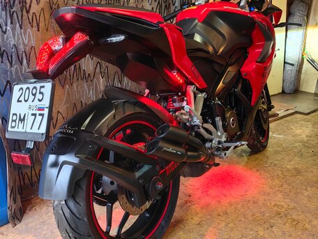 2016 Bajaj Pulsar RS 200, красный, 220000 рублей, вид 2