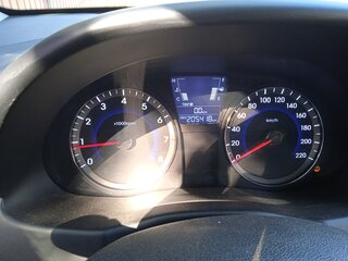 2013 Hyundai Solaris I, чёрный, 850000 рублей, вид 4