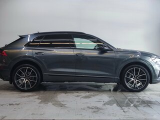 2020 Audi Q8 45 TDI I (4M), серый, 5000000 рублей, вид 4