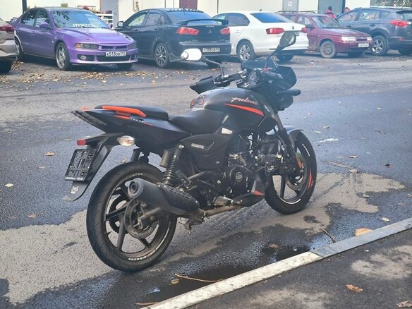 2021 Bajaj Pulsar 180, чёрный, 110000 рублей - вид 3