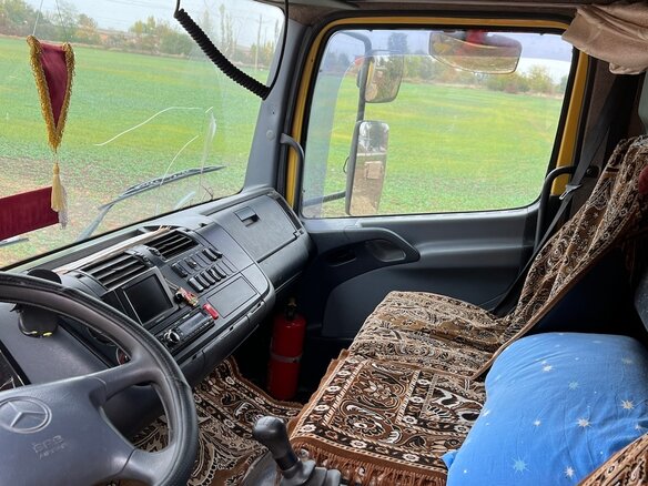 2002 Mercedes-Benz Atego, жёлтый, 2490000 рублей - вид 11
