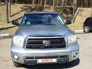 2010 Toyota Tundra CrewMax II, серебристый, 2450000 рублей, вид 3