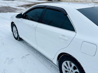 2013 Toyota Camry VII (XV50), белый, 1420000 рублей, вид 1