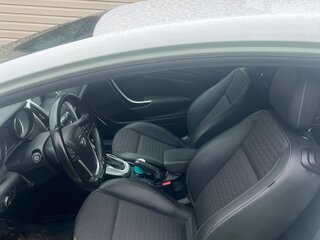2012 Opel Astra GTC J Рестайлинг, белый, 720000 рублей, вид 4