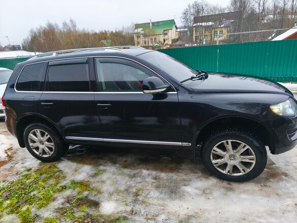 2007 Volkswagen Touareg I Рестайлинг, чёрный, 1000000 рублей - вид 3
