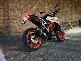 2018 KTM 390 Duke, белый, 415000 рублей, вид 1