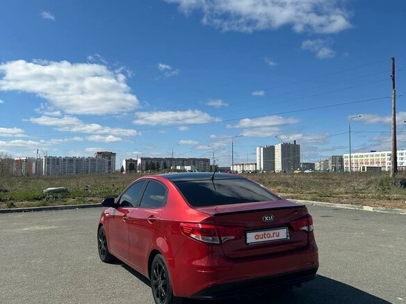 2016 Kia Rio III Рестайлинг, красный, 1150000 рублей - вид 3