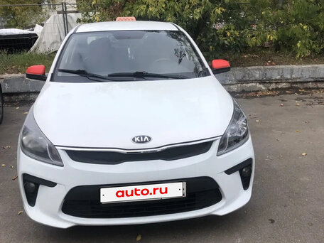 2019 Kia Rio IV, белый, 615000 рублей, вид 1