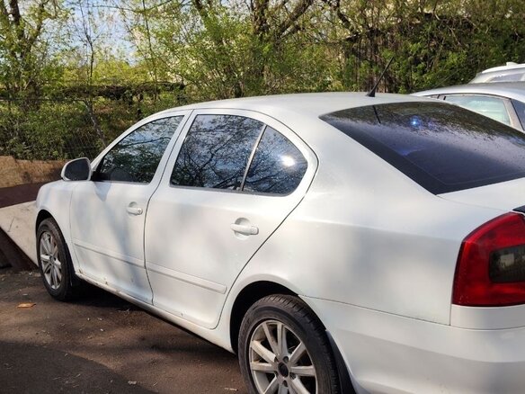 2011 Skoda Octavia DSG7 II (A5) Рестайлинг, белый, 700000 рублей - вид 3