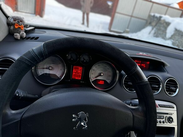 2008 Peugeot 308 I, серый, 630000 рублей - вид 4