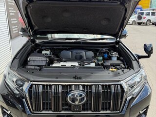 2020 Toyota Land Cruiser Prado 150 Series Рестайлинг 3, чёрный, 5100000 рублей, вид 3