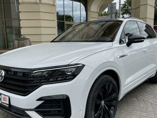 2018 Volkswagen Touareg III, белый, 5150000 рублей, вид 1