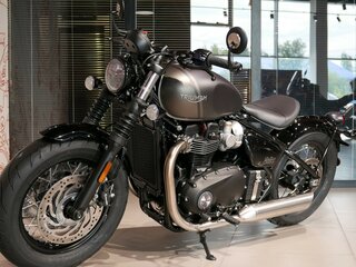 2022 Triumph Bonneville Bobber, серый, 1840000 рублей, вид 1