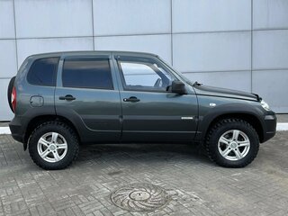2014 Chevrolet Niva I Рестайлинг, серый, 510000 рублей, вид 4