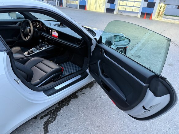2020 Porsche 911 Carrera S VIII (992), серебристый, 11000000 рублей - вид 28