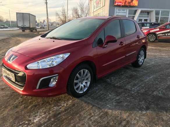 2011 Peugeot 308 I Рестайлинг, красный - вид 2