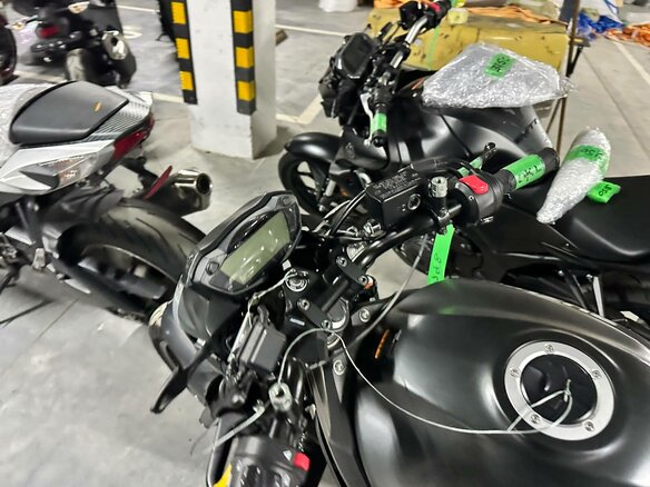2025 Suzuki SV 650, зелёный - вид 15