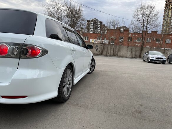 2002 Mazda Atenza I, белый, 580000 рублей - вид 4