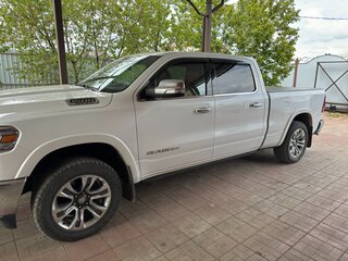 2019 Ram 1500 Crew Cab eTorque V, белый, 6750000 рублей, вид 4