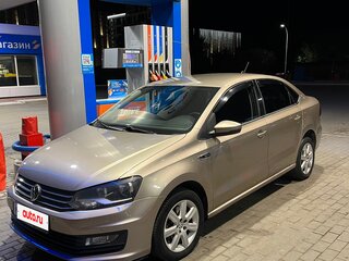 2017 Volkswagen Polo V Рестайлинг, бежевый, 1090000 рублей, вид 2