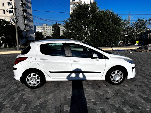 2010 Peugeot 308 I, белый, 510000 рублей - вид 1